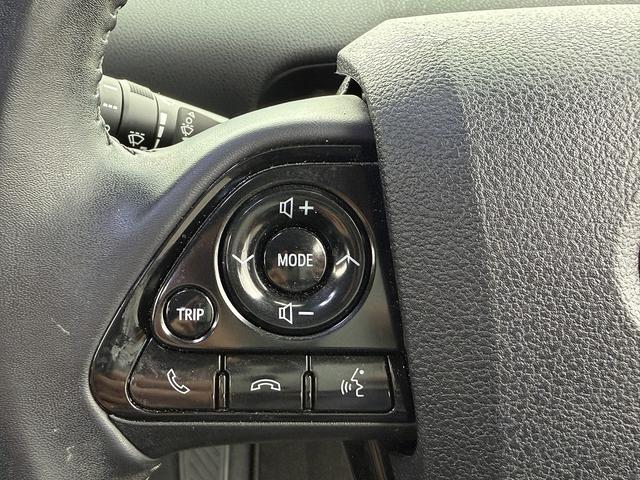 プリウス Ｓツーリングセレクション　後期・ＴＲＤエアロ・９ｉｎフルセグナビ・Ｂカメラ・ＢＴオーディオ・合皮シート・シートヒーター・ＬＥＤライト・ＡＣＣ・ＬＫＡ・ＡＨＢ・Ｃソナー・ＵＳＢ・１７ＡＷ・ＥＴＣ２．０・本革ステア（22枚目）