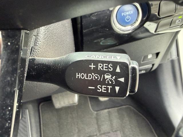 プリウス Ｓツーリングセレクション　後期・ＴＲＤエアロ・９ｉｎフルセグナビ・Ｂカメラ・ＢＴオーディオ・合皮シート・シートヒーター・ＬＥＤライト・ＡＣＣ・ＬＫＡ・ＡＨＢ・Ｃソナー・ＵＳＢ・１７ＡＷ・ＥＴＣ２．０・本革ステア（24枚目）