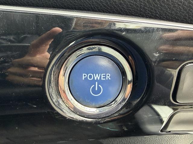 プリウス Ｓツーリングセレクション　後期・ＴＲＤエアロ・９ｉｎフルセグナビ・Ｂカメラ・ＢＴオーディオ・合皮シート・シートヒーター・ＬＥＤライト・ＡＣＣ・ＬＫＡ・ＡＨＢ・Ｃソナー・ＵＳＢ・１７ＡＷ・ＥＴＣ２．０・本革ステア（25枚目）