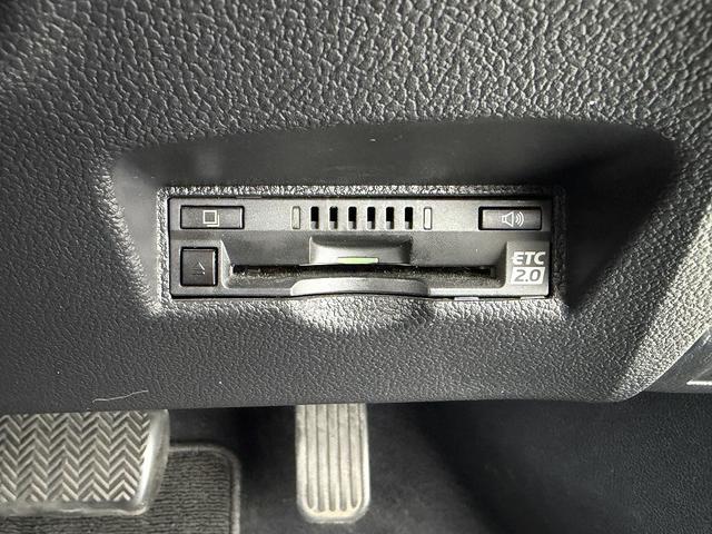 プリウス Ｓツーリングセレクション　後期・ＴＲＤエアロ・９ｉｎフルセグナビ・Ｂカメラ・ＢＴオーディオ・合皮シート・シートヒーター・ＬＥＤライト・ＡＣＣ・ＬＫＡ・ＡＨＢ・Ｃソナー・ＵＳＢ・１７ＡＷ・ＥＴＣ２．０・本革ステア（27枚目）