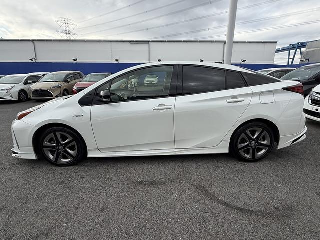 プリウス Ｓツーリングセレクション　後期・ＴＲＤエアロ・９ｉｎフルセグナビ・Ｂカメラ・ＢＴオーディオ・合皮シート・シートヒーター・ＬＥＤライト・ＡＣＣ・ＬＫＡ・ＡＨＢ・Ｃソナー・ＵＳＢ・１７ＡＷ・ＥＴＣ２．０・本革ステア（32枚目）