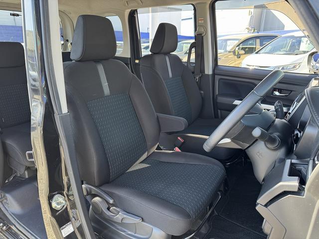 ルーミー カスタムＧ　後期・スマートアシスト・純正９型フルセグナビ・バックカメラ・ＢＴオーディオ・ＥＴＣ・両側パワースライド・ＡＵＴＯハイビーム・ＡＣＣ・純正１４ＡＷ・革ステア・ドアバイザー・フロアマット（4枚目）