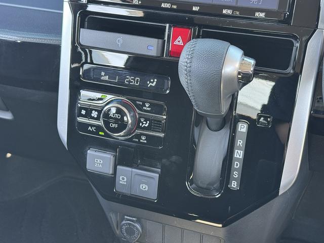 ルーミー カスタムＧ　後期・スマートアシスト・純正９型フルセグナビ・バックカメラ・ＢＴオーディオ・ＥＴＣ・両側パワースライド・ＡＵＴＯハイビーム・ＡＣＣ・純正１４ＡＷ・革ステア・ドアバイザー・フロアマット（10枚目）