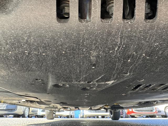 ルーミー カスタムＧ　後期・スマートアシスト・純正９型フルセグナビ・バックカメラ・ＢＴオーディオ・ＥＴＣ・両側パワースライド・ＡＵＴＯハイビーム・ＡＣＣ・純正１４ＡＷ・革ステア・ドアバイザー・フロアマット（56枚目）