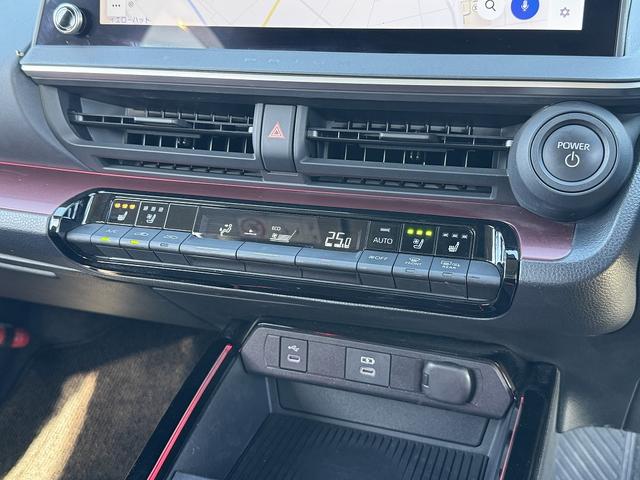 プリウス Ｚ　モデリスタエアロ・セーフティセンス・フルセグナビ・全周囲カメラ・ＥＴＣ２．０・Ｃａｒｐｌａｙ・ＢＴオーディオ・パーキングアシスト・デジタルミラー・ステアヒータ・ＡＣ１００Ｖ・Ｃソナー・ＢＳＭ・ＲＣＴＡ（10枚目）