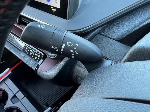 プリウス Ｚ　モデリスタエアロ・セーフティセンス・フルセグナビ・全周囲カメラ・ＥＴＣ２．０・Ｃａｒｐｌａｙ・ＢＴオーディオ・パーキングアシスト・デジタルミラー・ステアヒータ・ＡＣ１００Ｖ・Ｃソナー・ＢＳＭ・ＲＣＴＡ（36枚目）