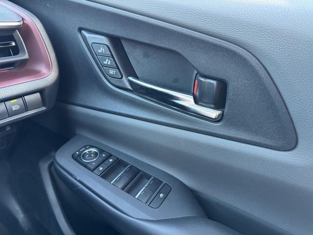 プリウス Ｚ　モデリスタエアロ・セーフティセンス・フルセグナビ・全周囲カメラ・ＥＴＣ２．０・Ｃａｒｐｌａｙ・ＢＴオーディオ・パーキングアシスト・デジタルミラー・ステアヒータ・ＡＣ１００Ｖ・Ｃソナー・ＢＳＭ・ＲＣＴＡ（41枚目）