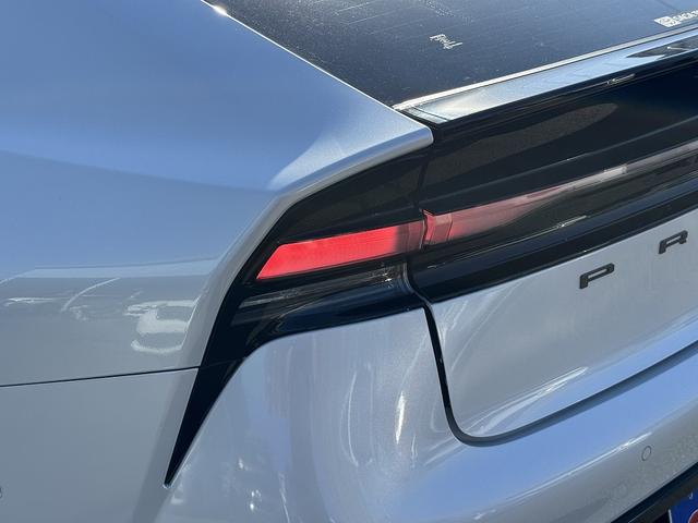 プリウス Ｚ　モデリスタエアロ・セーフティセンス・フルセグナビ・全周囲カメラ・ＥＴＣ２．０・Ｃａｒｐｌａｙ・ＢＴオーディオ・パーキングアシスト・デジタルミラー・ステアヒータ・ＡＣ１００Ｖ・Ｃソナー・ＢＳＭ・ＲＣＴＡ（45枚目）