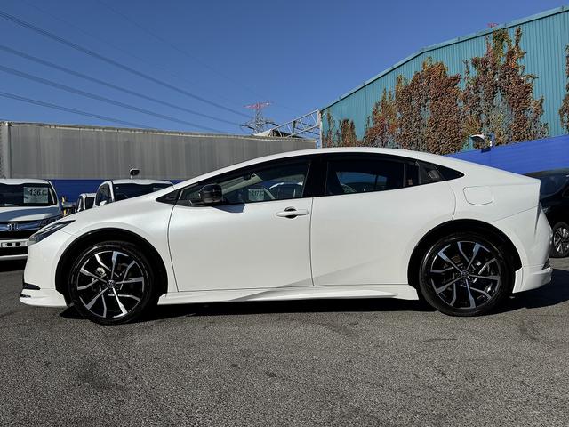 プリウス Ｚ　モデリスタエアロ・セーフティセンス・フルセグナビ・全周囲カメラ・ＥＴＣ２．０・Ｃａｒｐｌａｙ・ＢＴオーディオ・パーキングアシスト・デジタルミラー・ステアヒータ・ＡＣ１００Ｖ・Ｃソナー・ＢＳＭ・ＲＣＴＡ（54枚目）