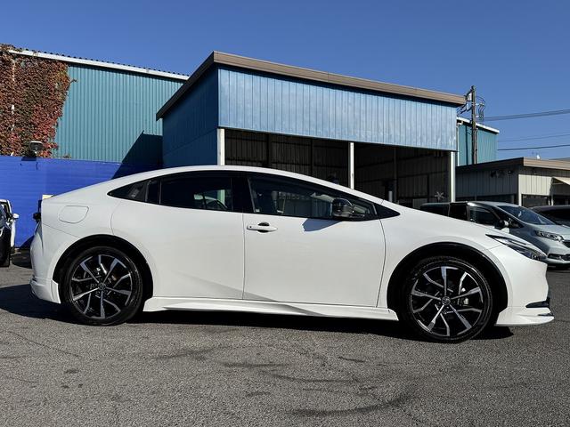 プリウス Ｚ　モデリスタエアロ・セーフティセンス・フルセグナビ・全周囲カメラ・ＥＴＣ２．０・Ｃａｒｐｌａｙ・ＢＴオーディオ・パーキングアシスト・デジタルミラー・ステアヒータ・ＡＣ１００Ｖ・Ｃソナー・ＢＳＭ・ＲＣＴＡ（55枚目）