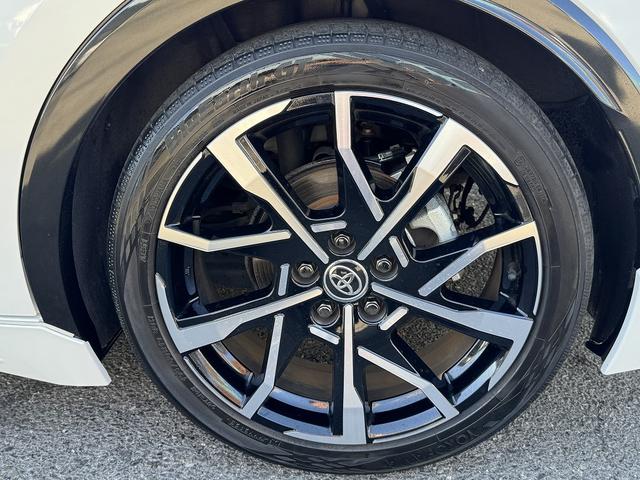 プリウス Ｚ　モデリスタエアロ・セーフティセンス・フルセグナビ・全周囲カメラ・ＥＴＣ２．０・Ｃａｒｐｌａｙ・ＢＴオーディオ・パーキングアシスト・デジタルミラー・ステアヒータ・ＡＣ１００Ｖ・Ｃソナー・ＢＳＭ・ＲＣＴＡ（63枚目）