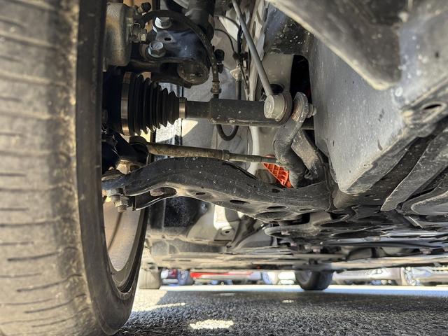 プリウス Ｚ　モデリスタエアロ・セーフティセンス・フルセグナビ・全周囲カメラ・ＥＴＣ２．０・Ｃａｒｐｌａｙ・ＢＴオーディオ・パーキングアシスト・デジタルミラー・ステアヒータ・ＡＣ１００Ｖ・Ｃソナー・ＢＳＭ・ＲＣＴＡ（64枚目）