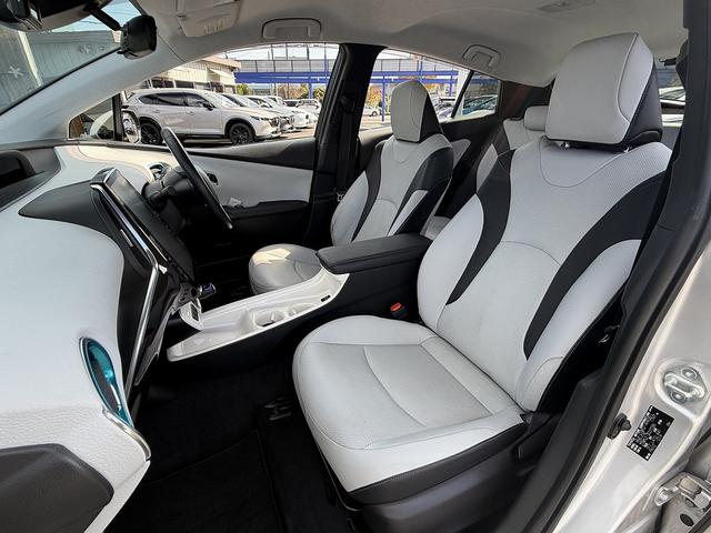 プリウスＰＨＶ Ａ　セーフティセンス・１１．６型フルセグナビ・バックカメラ・ＥＴＣ・ＢＴオーディオ・急速充電・本革シート・シートヒーター・パーキングアシスト・Ｃソナー・ＢＳＭ・ＡＵＴＯハイビーム・純正１５ＡＷ（6枚目）