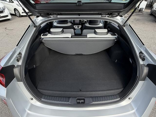 プリウスＰＨＶ Ａ　セーフティセンス・１１．６型フルセグナビ・バックカメラ・ＥＴＣ・ＢＴオーディオ・急速充電・本革シート・シートヒーター・パーキングアシスト・Ｃソナー・ＢＳＭ・ＡＵＴＯハイビーム・純正１５ＡＷ（7枚目）
