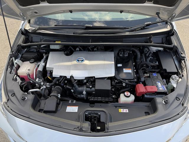 プリウスＰＨＶ Ａ　セーフティセンス・１１．６型フルセグナビ・バックカメラ・ＥＴＣ・ＢＴオーディオ・急速充電・本革シート・シートヒーター・パーキングアシスト・Ｃソナー・ＢＳＭ・ＡＵＴＯハイビーム・純正１５ＡＷ（18枚目）