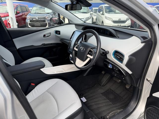 プリウスＰＨＶ Ａ　セーフティセンス・１１．６型フルセグナビ・バックカメラ・ＥＴＣ・ＢＴオーディオ・急速充電・本革シート・シートヒーター・パーキングアシスト・Ｃソナー・ＢＳＭ・ＡＵＴＯハイビーム・純正１５ＡＷ（26枚目）