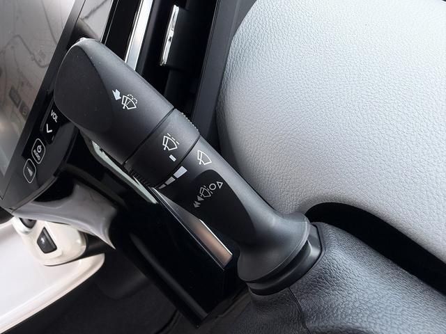 プリウスＰＨＶ Ａ　セーフティセンス・１１．６型フルセグナビ・バックカメラ・ＥＴＣ・ＢＴオーディオ・急速充電・本革シート・シートヒーター・パーキングアシスト・Ｃソナー・ＢＳＭ・ＡＵＴＯハイビーム・純正１５ＡＷ（35枚目）