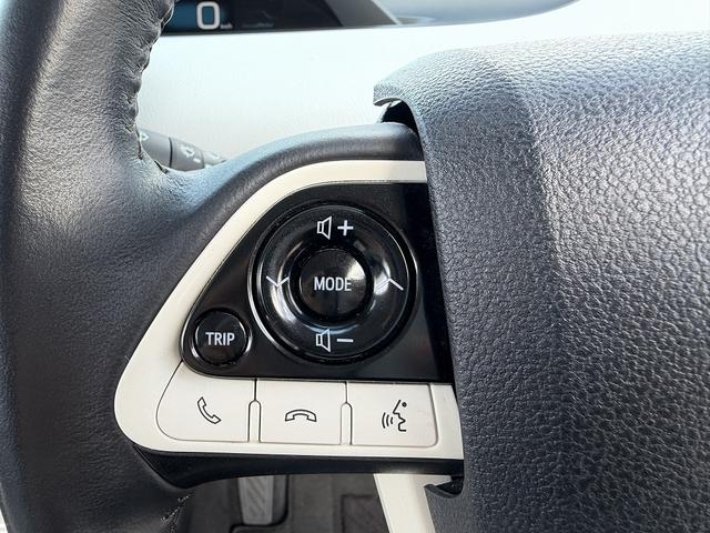 プリウスＰＨＶ Ａ　セーフティセンス・１１．６型フルセグナビ・バックカメラ・ＥＴＣ・ＢＴオーディオ・急速充電・本革シート・シートヒーター・パーキングアシスト・Ｃソナー・ＢＳＭ・ＡＵＴＯハイビーム・純正１５ＡＷ（37枚目）