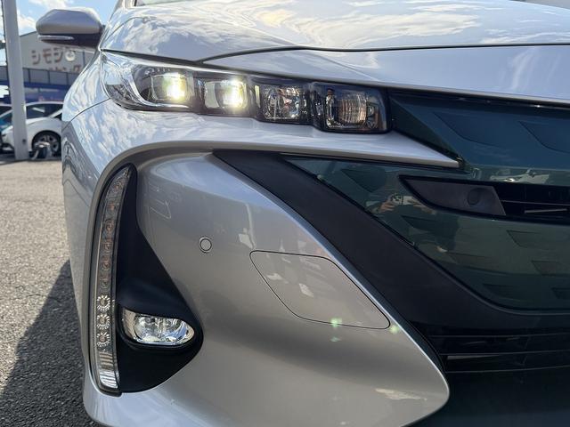 プリウスＰＨＶ Ａ　セーフティセンス・１１．６型フルセグナビ・バックカメラ・ＥＴＣ・ＢＴオーディオ・急速充電・本革シート・シートヒーター・パーキングアシスト・Ｃソナー・ＢＳＭ・ＡＵＴＯハイビーム・純正１５ＡＷ（42枚目）