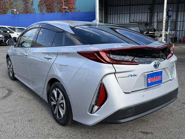 プリウスＰＨＶ Ａ　セーフティセンス・１１．６型フルセグナビ・バックカメラ・ＥＴＣ・ＢＴオーディオ・急速充電・本革シート・シートヒーター・パーキングアシスト・Ｃソナー・ＢＳＭ・ＡＵＴＯハイビーム・純正１５ＡＷ（50枚目）