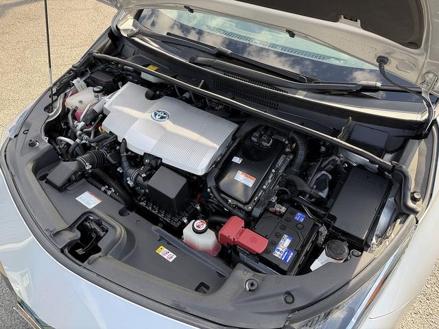 プリウスＰＨＶ Ａ　セーフティセンス・１１．６型フルセグナビ・バックカメラ・ＥＴＣ・ＢＴオーディオ・急速充電・本革シート・シートヒーター・パーキングアシスト・Ｃソナー・ＢＳＭ・ＡＵＴＯハイビーム・純正１５ＡＷ（58枚目）