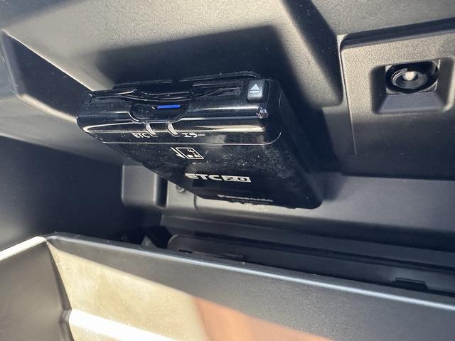 １オーナー・アイサイト・フルセグナビ・バックカメラ・ＢＴオーディオ・ＣＤ・ＤＶＤ・ＥＴＣ２．０・ＵＳＢ・ＬＥＤヘッドライト・ＢＳＭ・純正１７ＡＷ・スマートキー・革ステア・ドアバイザー・フロアマット