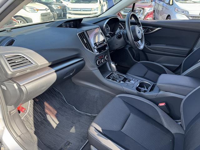 １オーナー・アイサイト・フルセグナビ・バックカメラ・ＢＴオーディオ・ＣＤ・ＤＶＤ・ＥＴＣ２．０・ＵＳＢ・ＬＥＤヘッドライト・ＢＳＭ・純正１７ＡＷ・スマートキー・革ステア・ドアバイザー・フロアマット