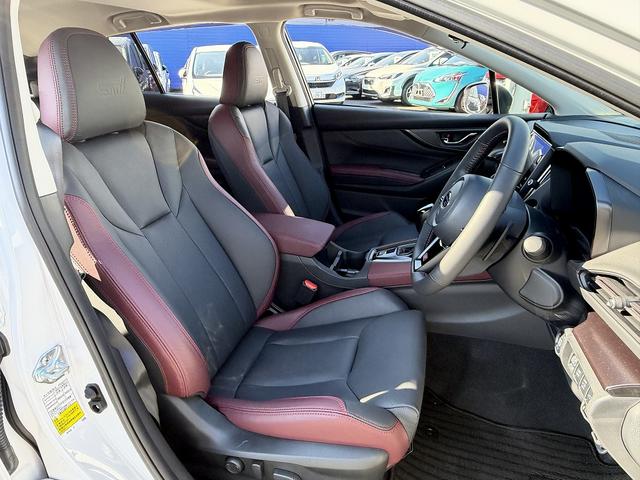 レヴォーグ STIスポーツR EX アイサイト・サンルーフ・ハーマンカードンサウンド・11.6型フルセグナビ・全周囲カメラ・Carplay・ETC・デジタルミラー・STIマフラー・本革シート・シートヒーター・Cソナー・BSM(4枚目)