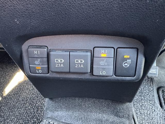 シエンタ ハイブリッドＧ　クエロ　１オーナー・後期・セーフティセンス・９型フルセグナビ・全周囲カメラ・両側パワースライド・シート＆ステアヒーター・ハーフレザー・Ｃソナー・クルーズコントロール・ＡＵＴＯハイビーム・革ステア・フロアマット（13枚目）