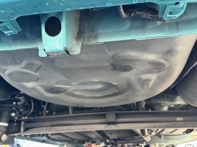 シエンタ ハイブリッドＧ　クエロ　１オーナー・後期・セーフティセンス・９型フルセグナビ・全周囲カメラ・両側パワースライド・シート＆ステアヒーター・ハーフレザー・Ｃソナー・クルーズコントロール・ＡＵＴＯハイビーム・革ステア・フロアマット（60枚目）