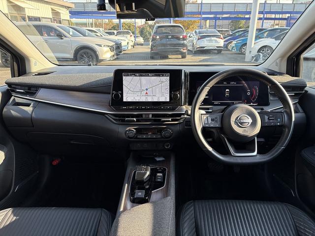 オーラ Ｇ　レザーエディション　Ｐパイロット・１オーナー・全周囲カメラ・フルセグナビ・ＢＴオーディオ・ＢＯＳＥ・黒革・ＢＳＭ・ＡＣＣ・ＬＫＡ・ＡＨＢ・Ｃソナー・ＬＥＤライト・ＥＴＣ・ドアバイザー・プライバシーガラス・デジタルミラー（3枚目）