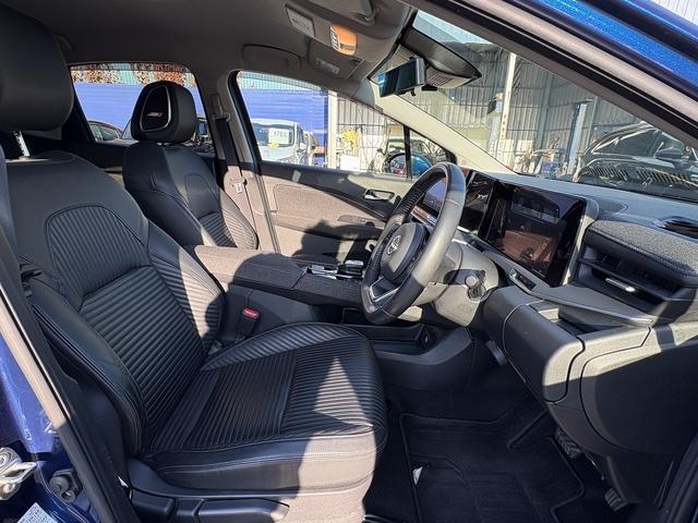 オーラ Ｇ　レザーエディション　Ｐパイロット・１オーナー・全周囲カメラ・フルセグナビ・ＢＴオーディオ・ＢＯＳＥ・黒革・ＢＳＭ・ＡＣＣ・ＬＫＡ・ＡＨＢ・Ｃソナー・ＬＥＤライト・ＥＴＣ・ドアバイザー・プライバシーガラス・デジタルミラー（4枚目）