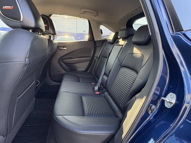 オーラ Ｇ　レザーエディション　Ｐパイロット・１オーナー・全周囲カメラ・フルセグナビ・ＢＴオーディオ・ＢＯＳＥ・黒革・ＢＳＭ・ＡＣＣ・ＬＫＡ・ＡＨＢ・Ｃソナー・ＬＥＤライト・ＥＴＣ・ドアバイザー・プライバシーガラス・デジタルミラー（7枚目）