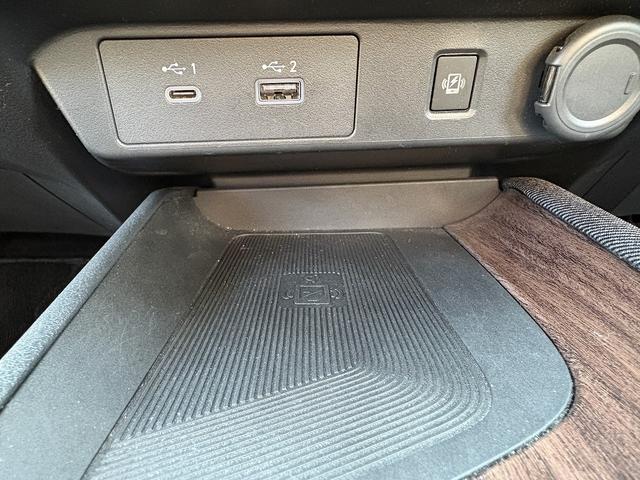 オーラ Ｇ　レザーエディション　Ｐパイロット・１オーナー・全周囲カメラ・フルセグナビ・ＢＴオーディオ・ＢＯＳＥ・黒革・ＢＳＭ・ＡＣＣ・ＬＫＡ・ＡＨＢ・Ｃソナー・ＬＥＤライト・ＥＴＣ・ドアバイザー・プライバシーガラス・デジタルミラー（18枚目）