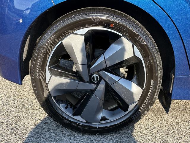 オーラ Ｇ　レザーエディション　Ｐパイロット・１オーナー・全周囲カメラ・フルセグナビ・ＢＴオーディオ・ＢＯＳＥ・黒革・ＢＳＭ・ＡＣＣ・ＬＫＡ・ＡＨＢ・Ｃソナー・ＬＥＤライト・ＥＴＣ・ドアバイザー・プライバシーガラス・デジタルミラー（37枚目）