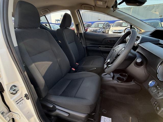 アクア Ｓスタイルブラック　１オーナー・後期・セーフティセンス・純正７型ナビＴＶ・バックカメラ・ＥＴＣ・ＢＴオーディオ・Ｃソナー・ＡＵＴＯハイビーム・スマートキー・ドアバイザー・フロアマット・プライバシーガラス（4枚目）