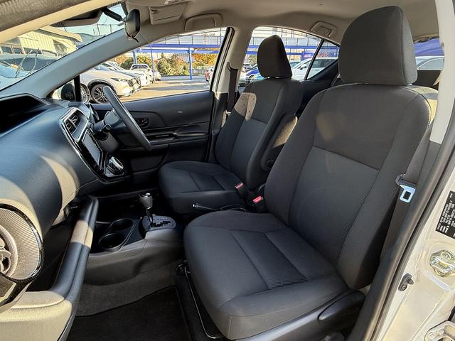 アクア Ｓスタイルブラック　１オーナー・後期・セーフティセンス・純正７型ナビＴＶ・バックカメラ・ＥＴＣ・ＢＴオーディオ・Ｃソナー・ＡＵＴＯハイビーム・スマートキー・ドアバイザー・フロアマット・プライバシーガラス（6枚目）