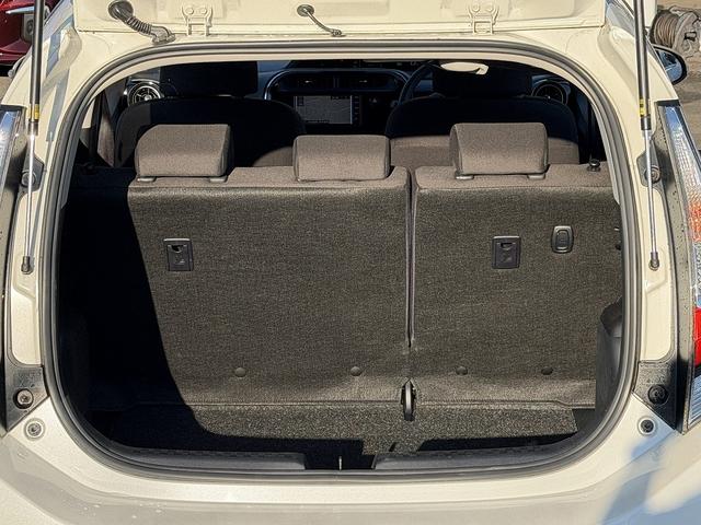 アクア Ｓスタイルブラック　１オーナー・後期・セーフティセンス・純正７型ナビＴＶ・バックカメラ・ＥＴＣ・ＢＴオーディオ・Ｃソナー・ＡＵＴＯハイビーム・スマートキー・ドアバイザー・フロアマット・プライバシーガラス（7枚目）