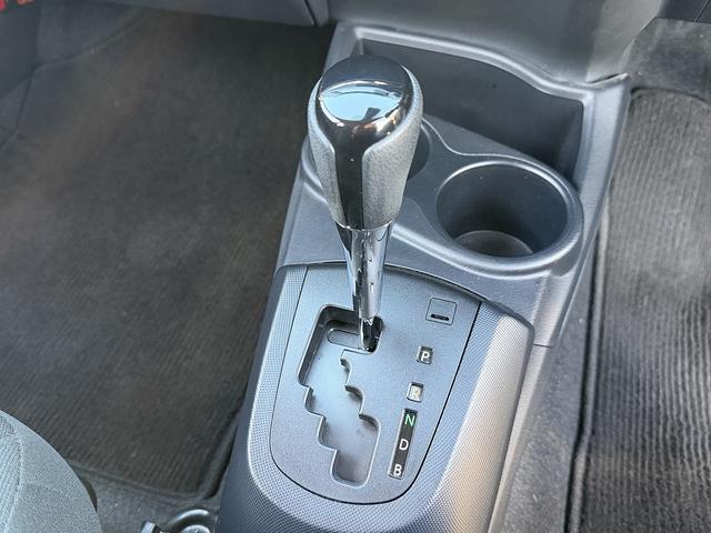 アクア Ｓスタイルブラック　１オーナー・後期・セーフティセンス・純正７型ナビＴＶ・バックカメラ・ＥＴＣ・ＢＴオーディオ・Ｃソナー・ＡＵＴＯハイビーム・スマートキー・ドアバイザー・フロアマット・プライバシーガラス（10枚目）