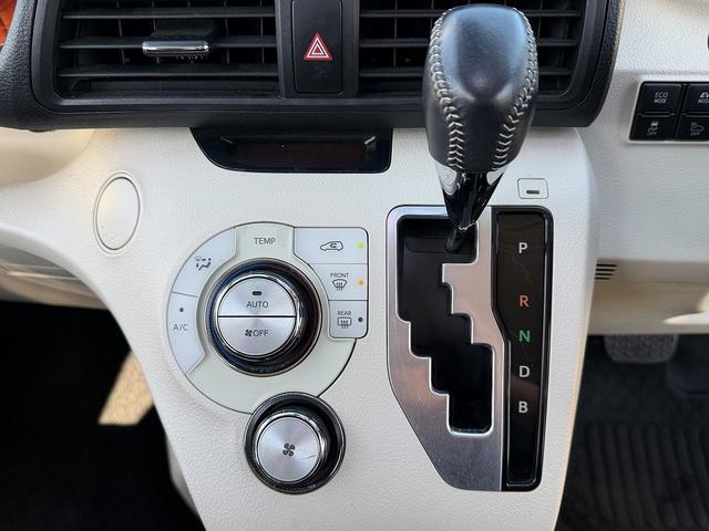 シエンタ ハイブリッドＧ　セーフティセンス・両側パワースライド・純正７型ナビＴＶ・バックカメラ・ＥＴＣ・ＢＴオーディオ・ＬＥＤヘッドライト・ＡＵＴＯハイビーム・シートヒーター・純正１６ＡＷ・革ステア・ドアバイザー（10枚目）