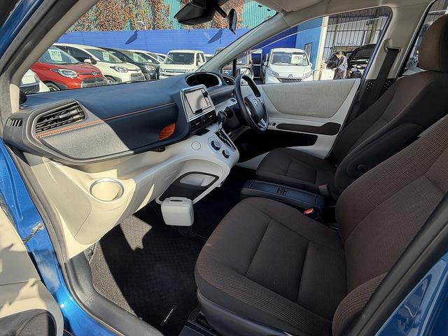 シエンタ ハイブリッドＧ　セーフティセンス・両側パワースライド・純正７型ナビＴＶ・バックカメラ・ＥＴＣ・ＢＴオーディオ・ＬＥＤヘッドライト・ＡＵＴＯハイビーム・シートヒーター・純正１６ＡＷ・革ステア・ドアバイザー（29枚目）