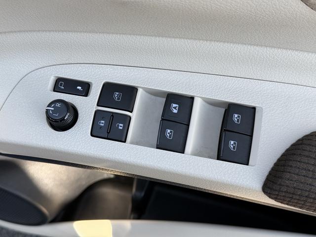 シエンタ ハイブリッドＧ　セーフティセンス・両側パワースライド・純正７型ナビＴＶ・バックカメラ・ＥＴＣ・ＢＴオーディオ・ＬＥＤヘッドライト・ＡＵＴＯハイビーム・シートヒーター・純正１６ＡＷ・革ステア・ドアバイザー（39枚目）