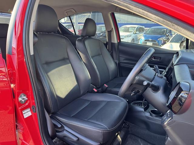 アクア Ｇソフトレザーセレクション　後期・フルセグナビ・Ｂカメラ・ＢＴオーディオ・合皮シート・シートヒーター・ＬＥＤライト・ＥＴＣ２．０・Ｃソナー・ＰＣＳ・ＬＫＡ・ＡＨＢ・ドアバイザー・プライバシーガラス・スマキー・本革ステア（4枚目）