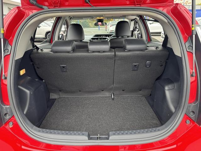 後期・フルセグナビ・Ｂカメラ・ＢＴオーディオ・合皮シート・シートヒーター・ＬＥＤライト・ＥＴＣ２．０・Ｃソナー・ＰＣＳ・ＬＫＡ・ＡＨＢ・ドアバイザー・プライバシーガラス・スマキー・本革ステア