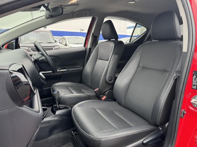 後期・フルセグナビ・Ｂカメラ・ＢＴオーディオ・合皮シート・シートヒーター・ＬＥＤライト・ＥＴＣ２．０・Ｃソナー・ＰＣＳ・ＬＫＡ・ＡＨＢ・ドアバイザー・プライバシーガラス・スマキー・本革ステア