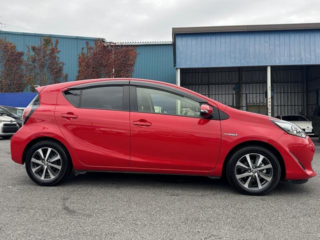 後期・フルセグナビ・Ｂカメラ・ＢＴオーディオ・合皮シート・シートヒーター・ＬＥＤライト・ＥＴＣ２．０・Ｃソナー・ＰＣＳ・ＬＫＡ・ＡＨＢ・ドアバイザー・プライバシーガラス・スマキー・本革ステア