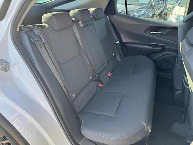 プリウス Ｇ　全周囲カメラ・ＢＴオーディオ・ＡＣＣ・ＬＫＡ・ＡＨＢ・ＢＳＭ・Ｃソナー・オートライト・ＬＥＤライト・ＵＳＢ・シートヒーター・ＥＴＣ２．０・本革ステア・ミラーウィンカー・プライバシーガラス・スマキー（5枚目）