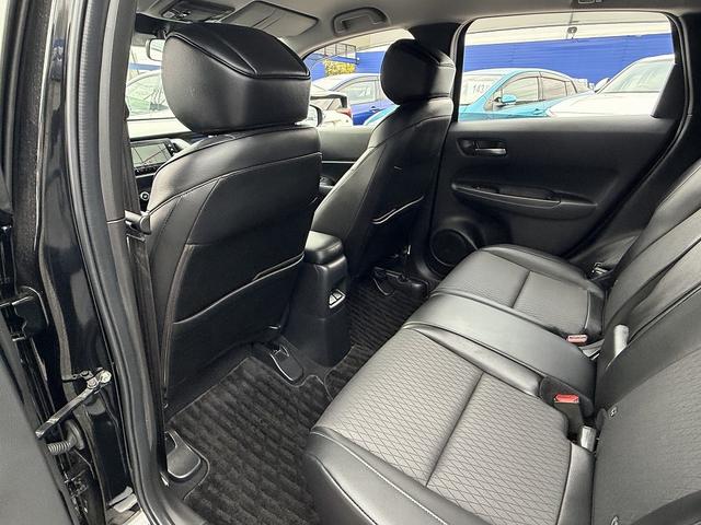 フィット ｅ：ＨＥＶリュクス　フルセグナビ・Ｓ＆Ｂカメラ・ＢＴオーディオ・ＬＥＤライト・ＡＣＣ・ＬＫＡ・ＡＨＢ・Ｃソナー・ハーフレザー・本革ステア・ミラーウィンカー・ドアバイザー・ＥＴＣ２．０・スマキー・１６ＡＷ（10枚目）