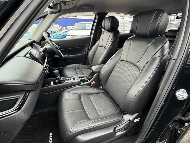 フィット ｅ：ＨＥＶリュクス　フルセグナビ・Ｓ＆Ｂカメラ・ＢＴオーディオ・ＬＥＤライト・ＡＣＣ・ＬＫＡ・ＡＨＢ・Ｃソナー・ハーフレザー・本革ステア・ミラーウィンカー・ドアバイザー・ＥＴＣ２．０・スマキー・１６ＡＷ（13枚目）