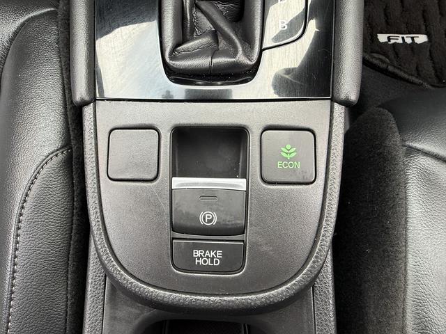 フィット ｅ：ＨＥＶリュクス　フルセグナビ・Ｓ＆Ｂカメラ・ＢＴオーディオ・ＬＥＤライト・ＡＣＣ・ＬＫＡ・ＡＨＢ・Ｃソナー・ハーフレザー・本革ステア・ミラーウィンカー・ドアバイザー・ＥＴＣ２．０・スマキー・１６ＡＷ（22枚目）